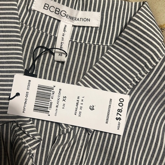 BCBG XS striped button up high/low - Picture 3 of 3